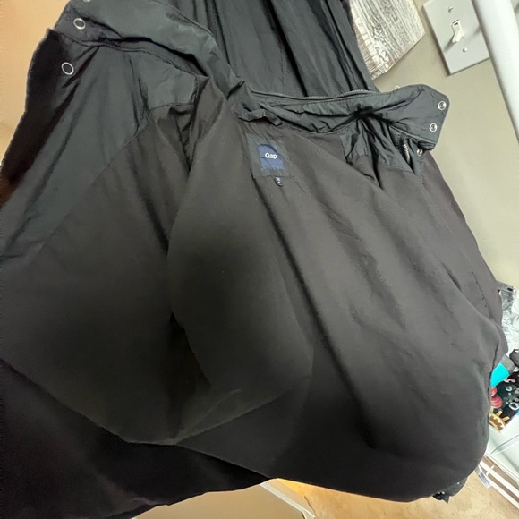 Gap rain jacket - Picture 2 of 4